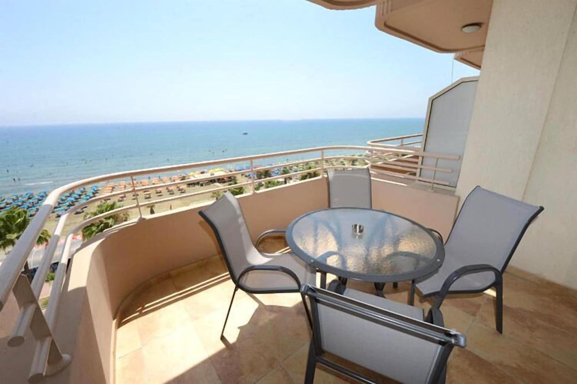 Les Palmiers Beach Boutique Hotel & Luxury Apartments Lárnaca Exterior foto